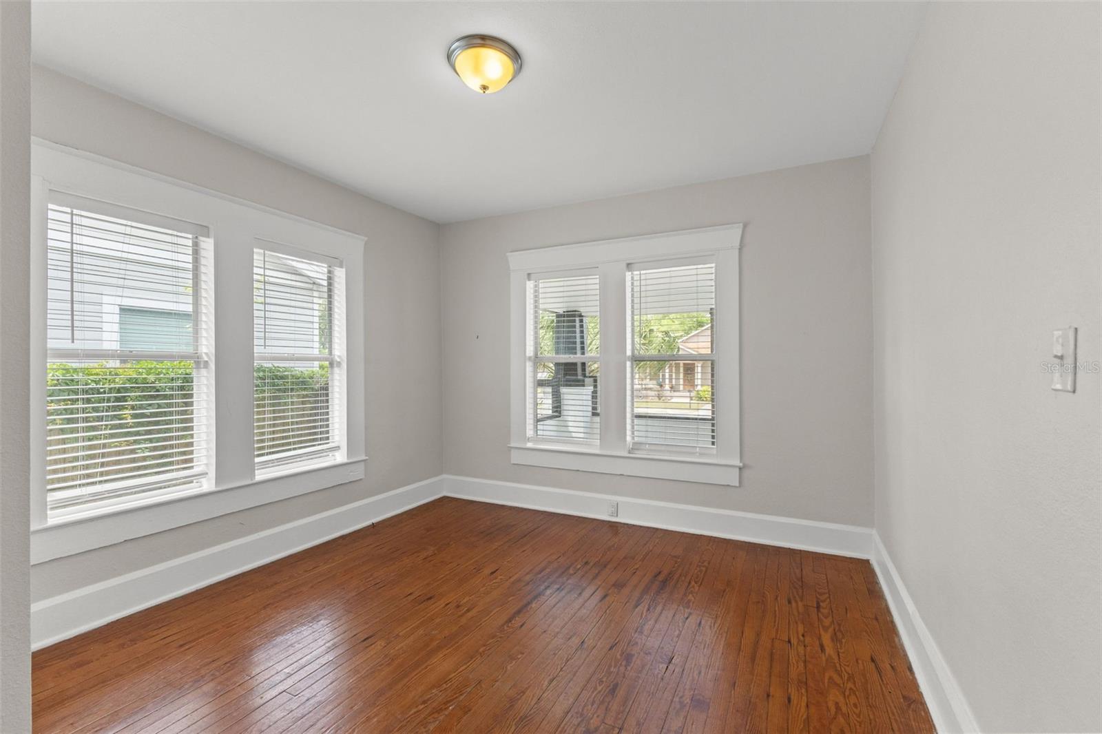 MEADOWBROOK - Residential