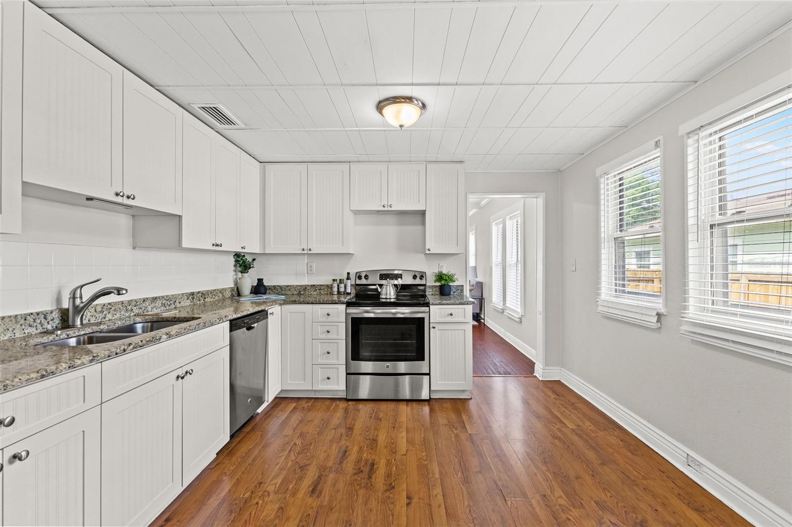 MEADOWBROOK - Residential