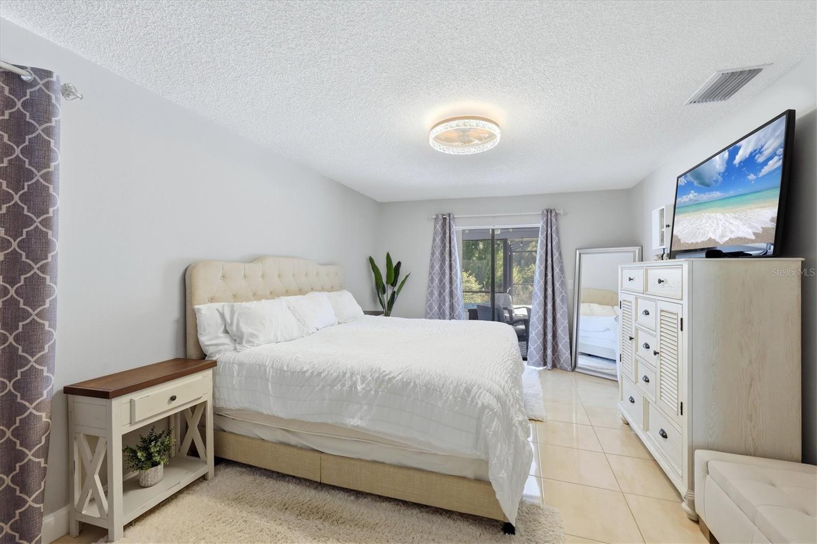 DISNEY - Residential