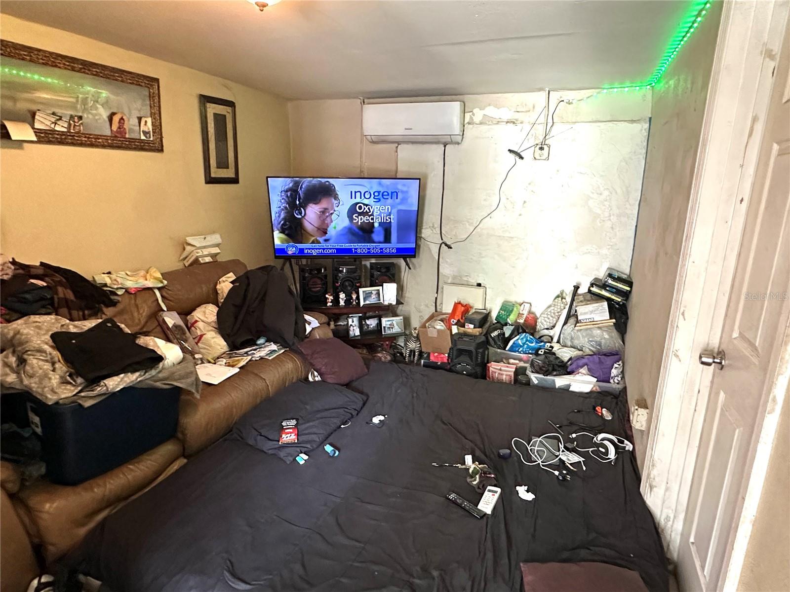 JACKSON HEIGHTS - Residential Income