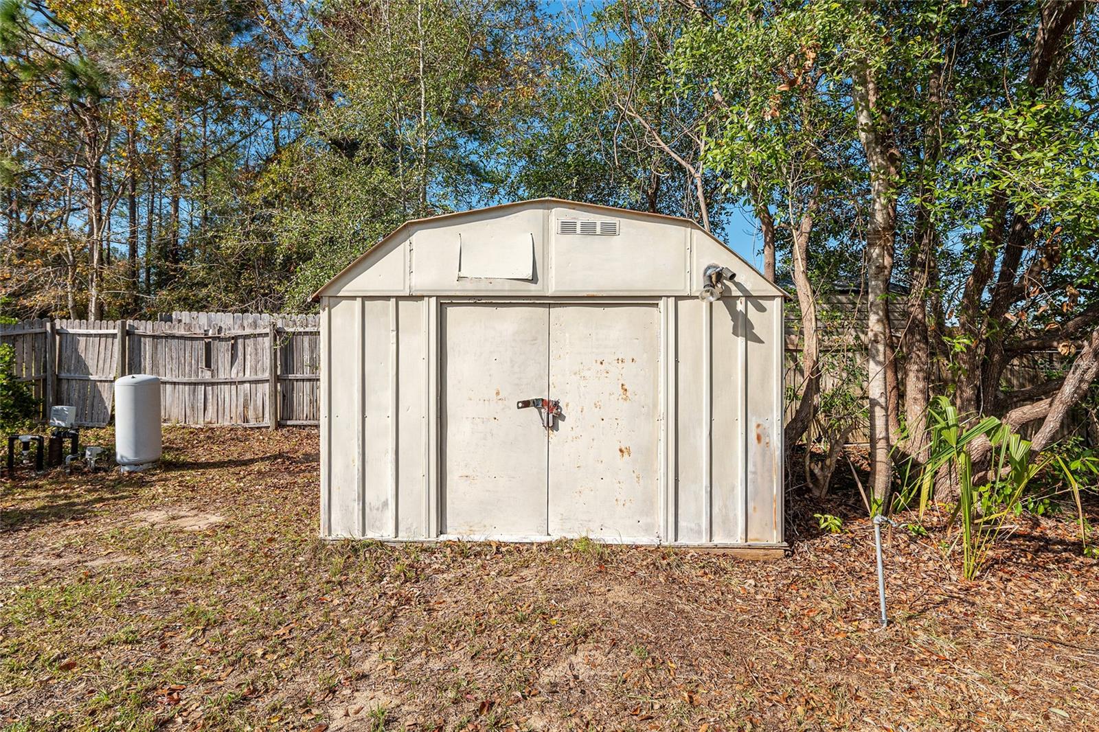 SILVER SPRINGS SHORES - Residential