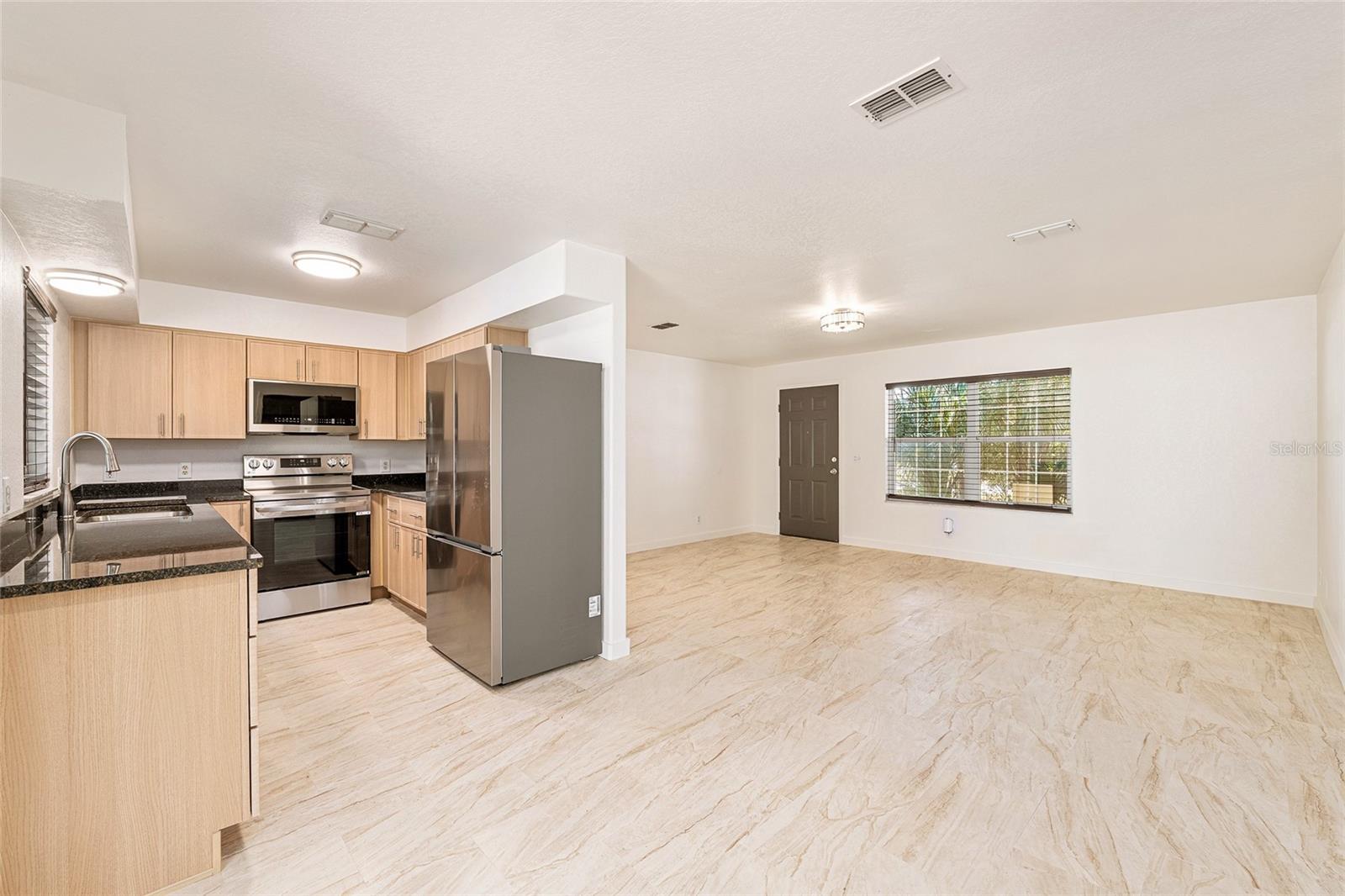 SILVER SPRINGS SHORES - Residential