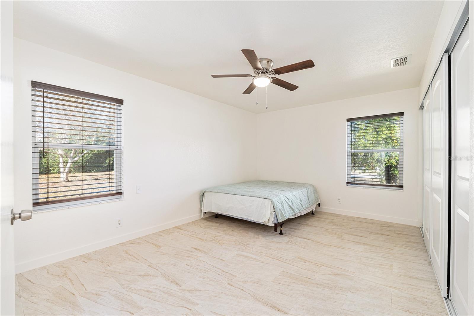 SILVER SPRINGS SHORES - Residential