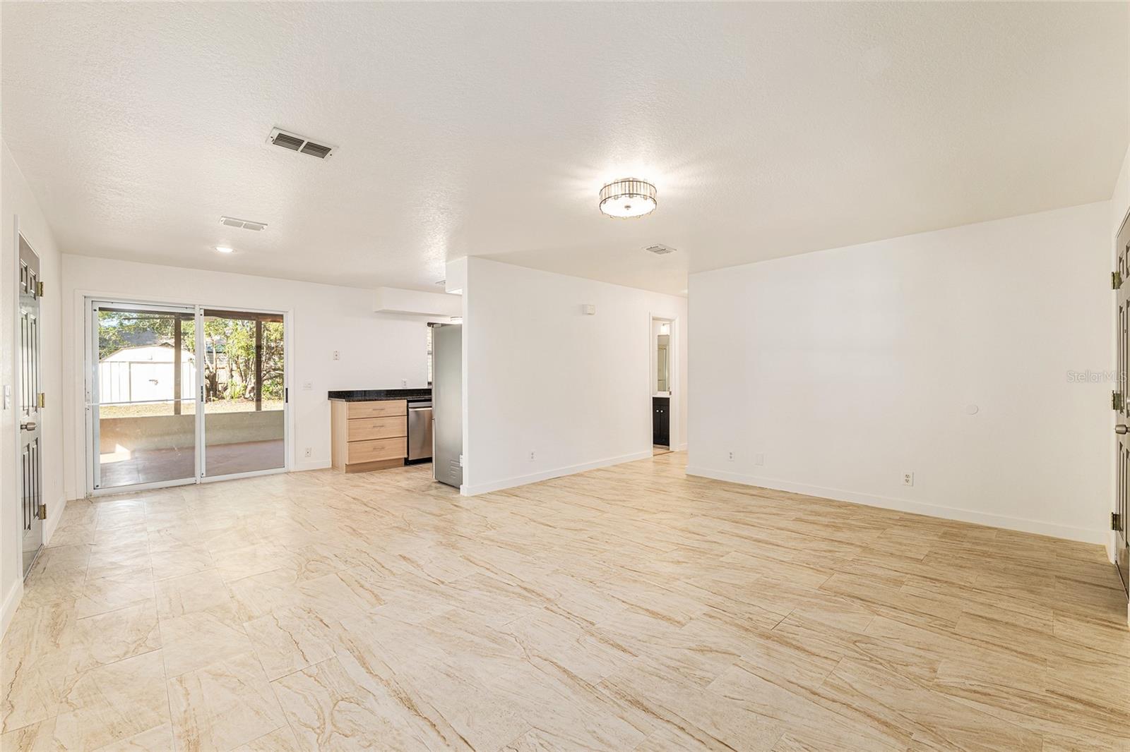 SILVER SPRINGS SHORES - Residential