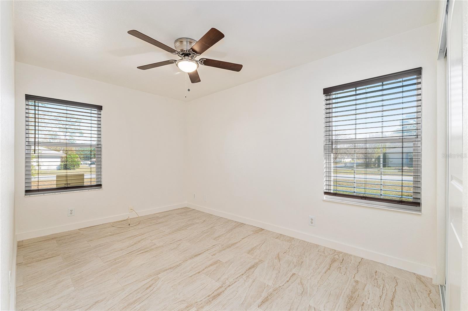 SILVER SPRINGS SHORES - Residential