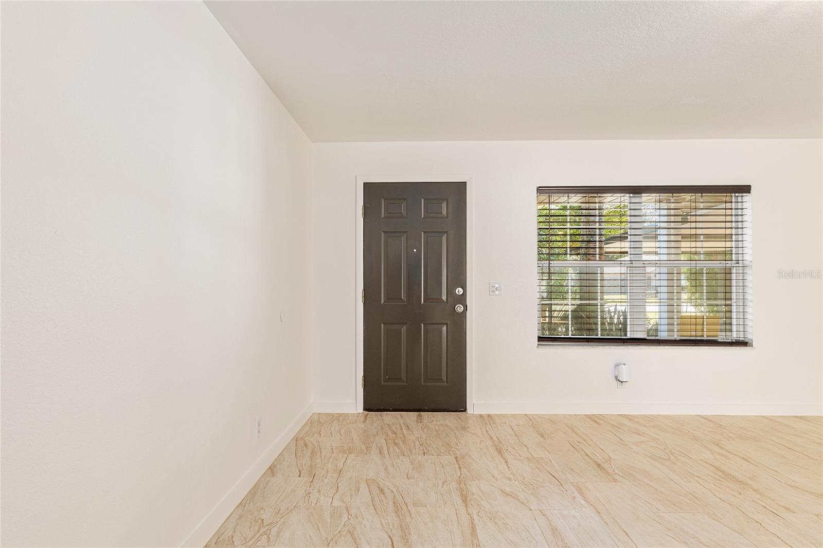 SILVER SPRINGS SHORES - Residential