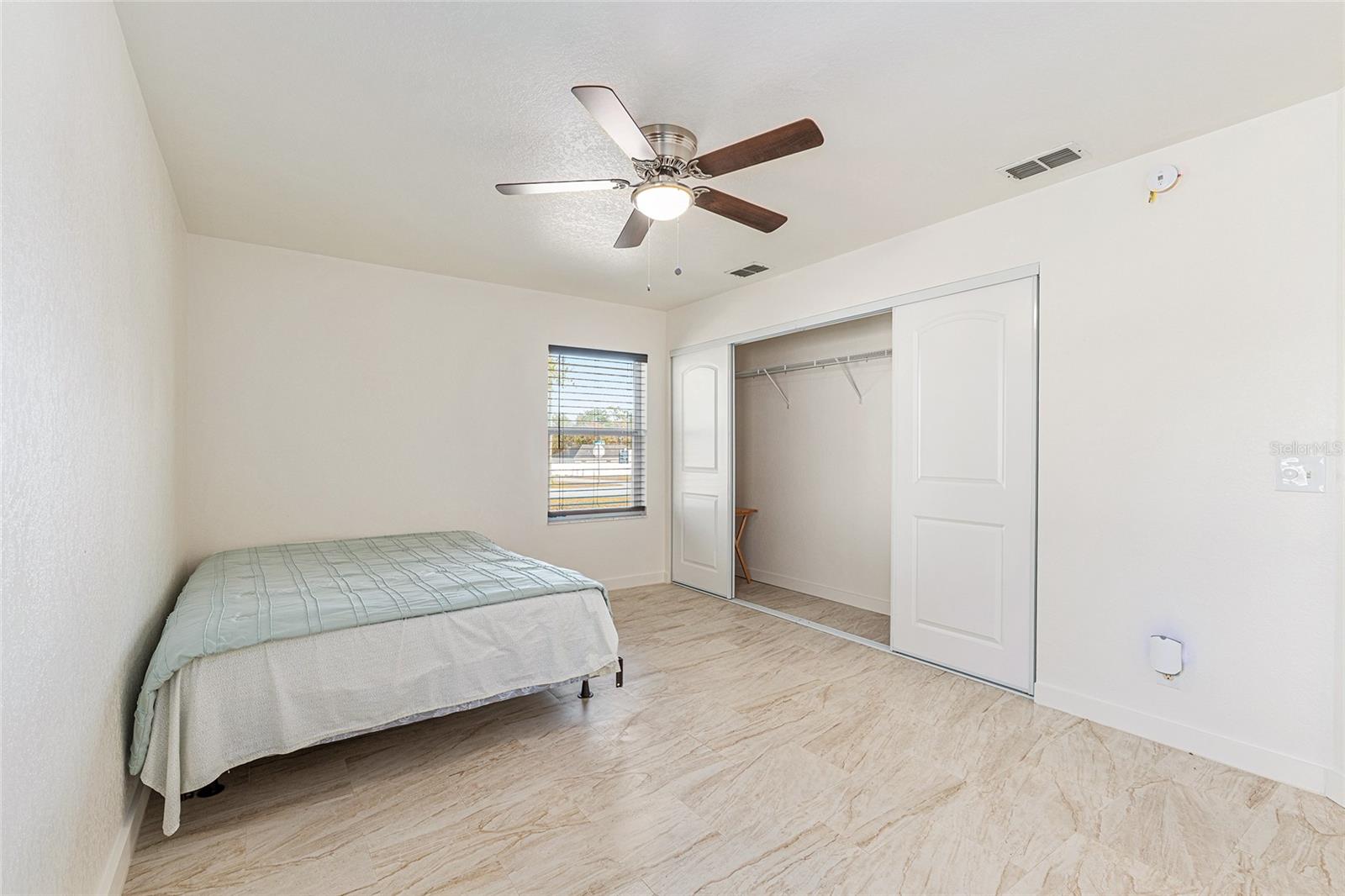 SILVER SPRINGS SHORES - Residential