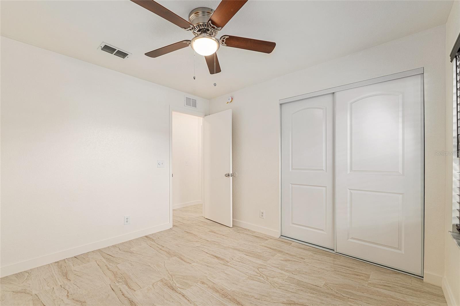 SILVER SPRINGS SHORES - Residential