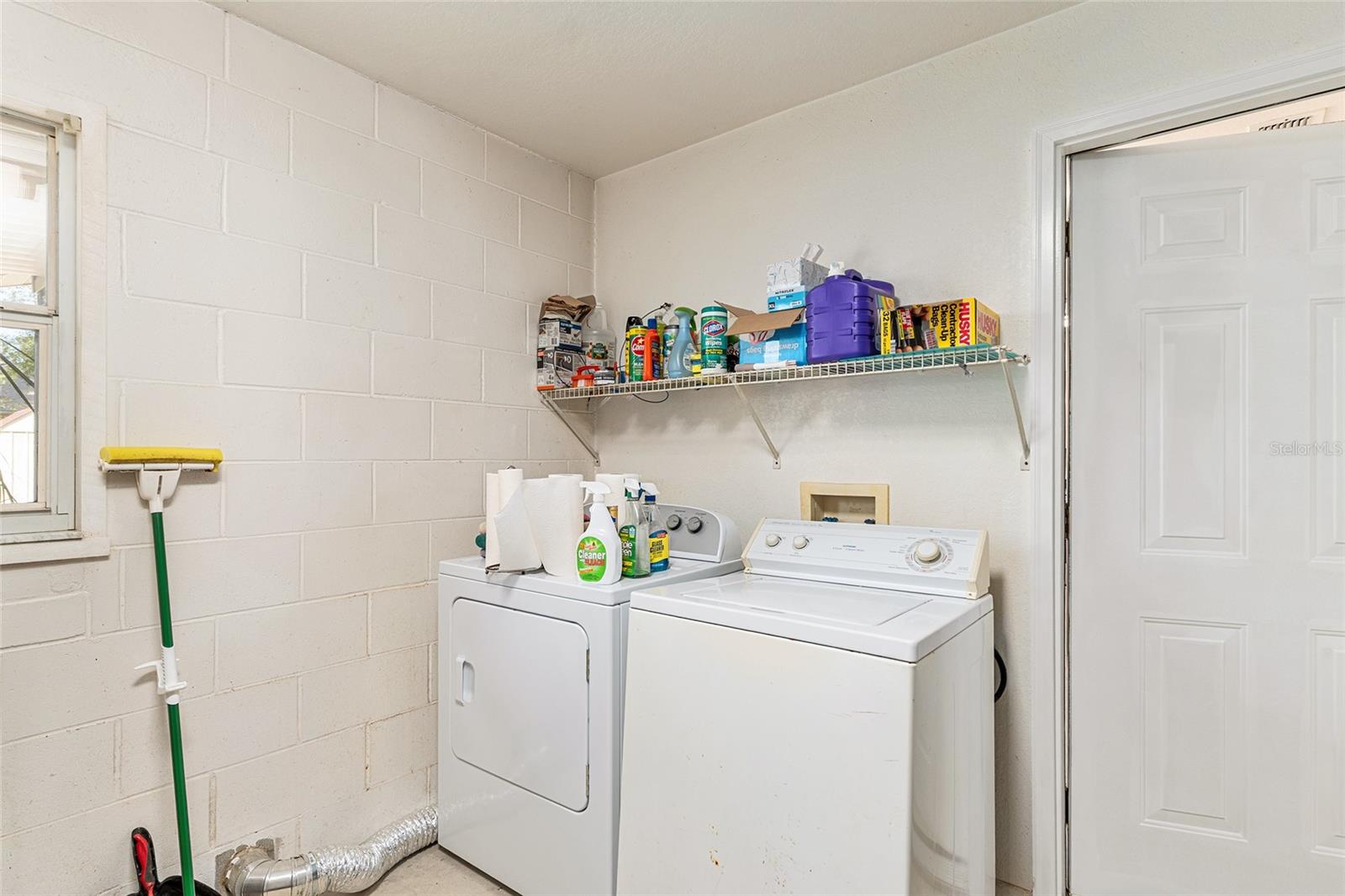 SILVER SPRINGS SHORES - Residential