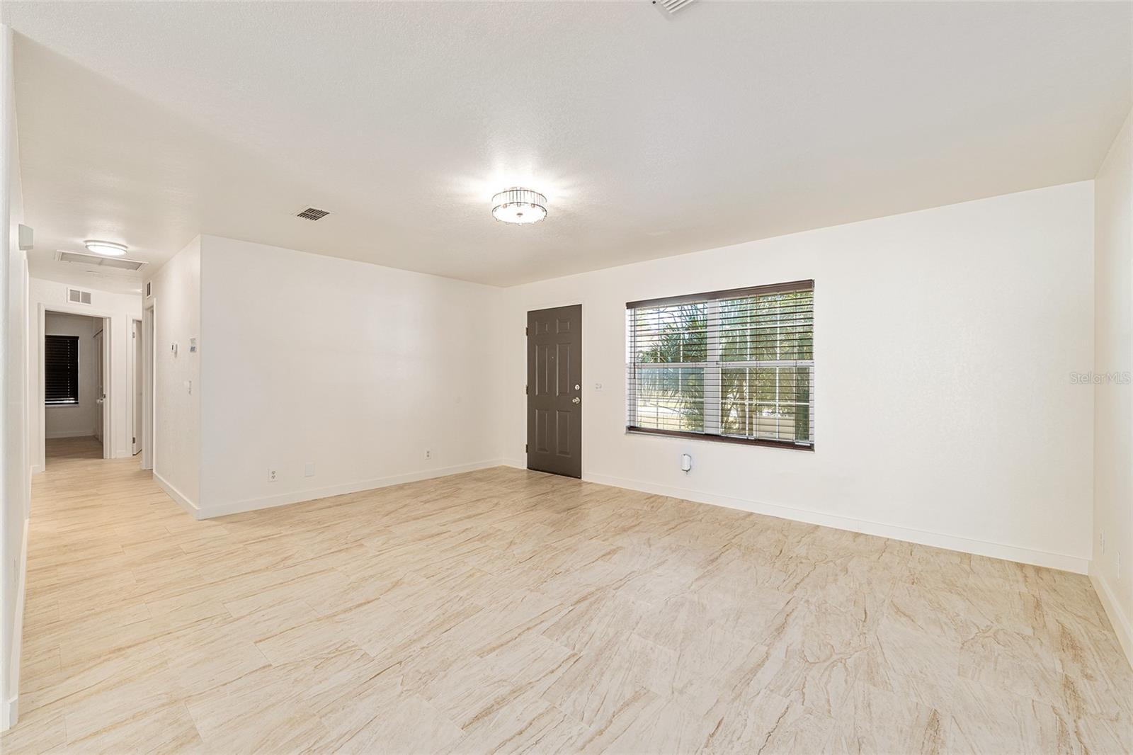 SILVER SPRINGS SHORES - Residential