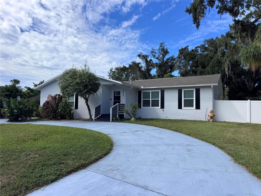 Photo of 5409 Foley Square, New Port Richey, FL 34652 (MLS # O6446581)
