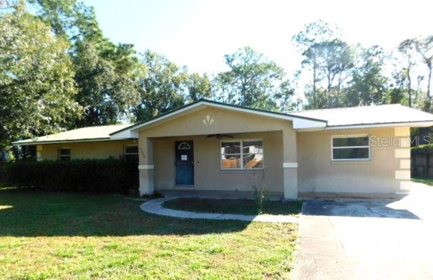 Large home with much Potential! Investor Opportunity. 3 bedroom, 2 bath with a living room and family room, and a bonus room. Block home with shaded yard. Ideal location right off Highway 27, YMCA, golf courses, state park and more! Don't miss out on this incredible opportunity. Buyer is advised to have complete and thorough inspections done and to verify all information. Seller/Agents have no knowledge of property conditions. Keys are not released until proof of funding and all buyer/seller documents have been delivered to Title Company. Being Sold As-Is.