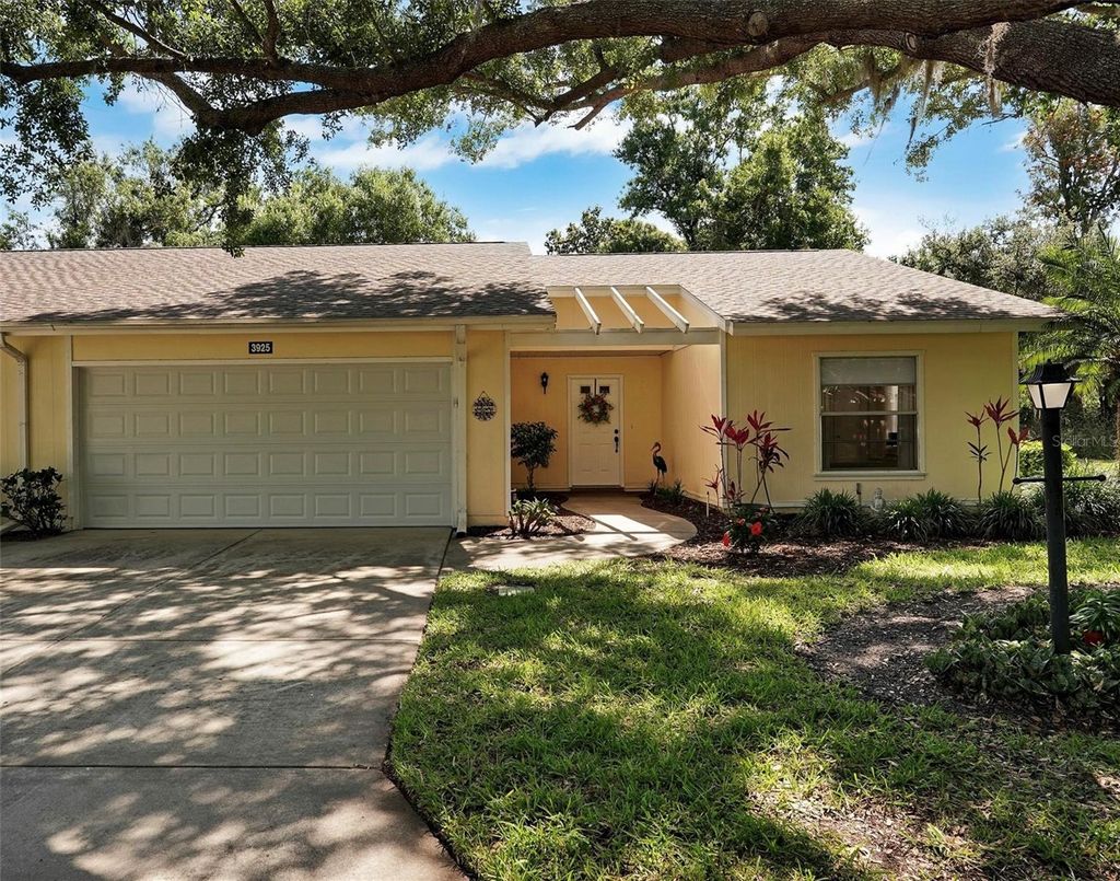 Photo of 3925 Oakhurst Boulevard, Sarasota, FL 34233 (MLS # A4691326)