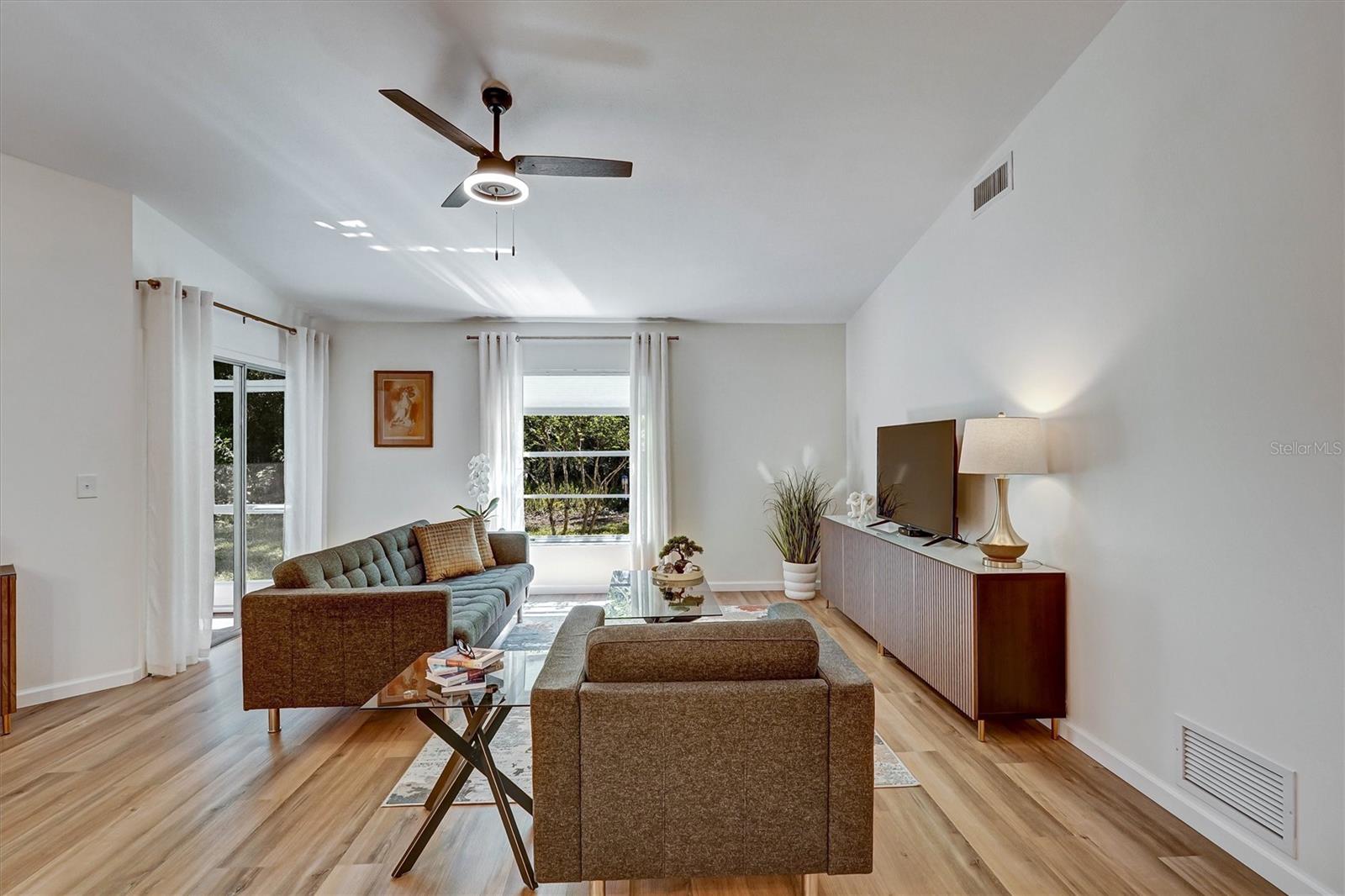 OAKHURST PH III - Residential