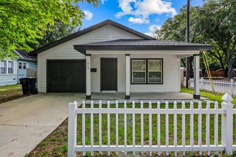 Photo of 415 NW 10th Street, Gainesville, FL 32601 (MLS # GC539748)