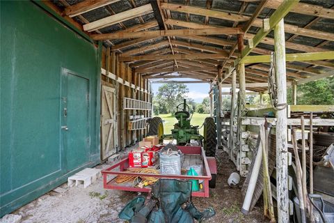 A home in DELAND