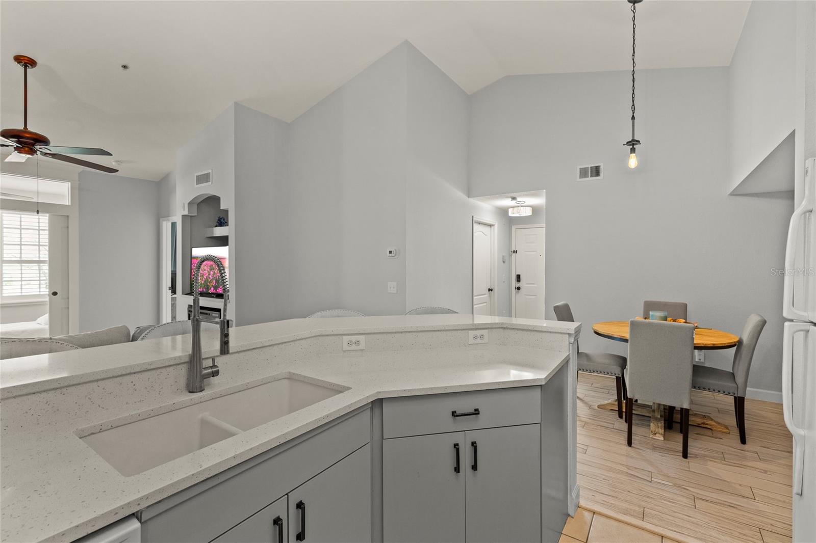 4166 CENTRAL SARASOTA PARKWAY 527