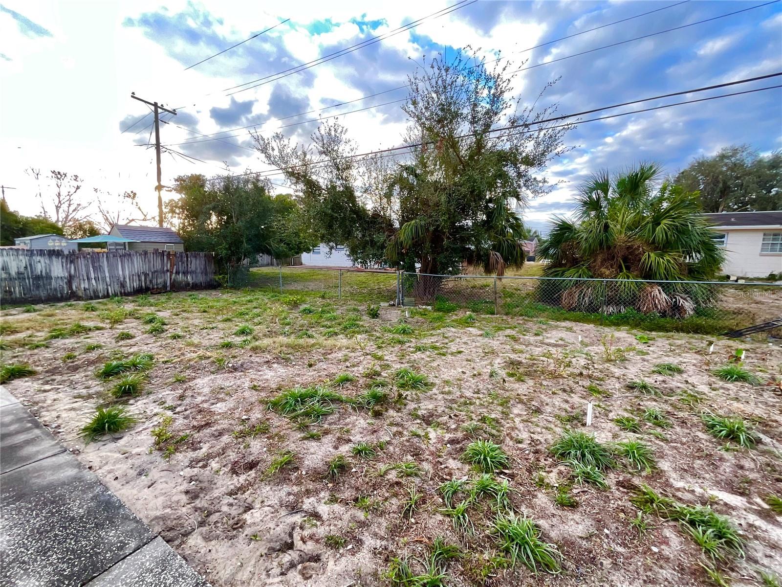 FOREST HILLS - Residential Lease