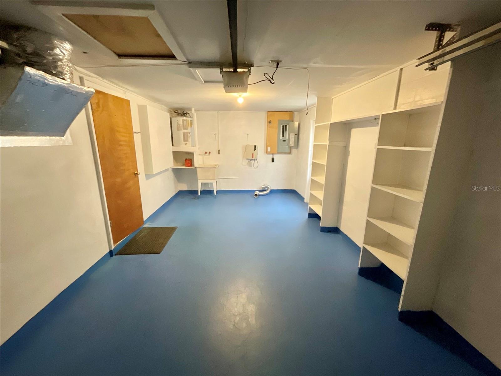 FOREST HILLS - Residential Lease