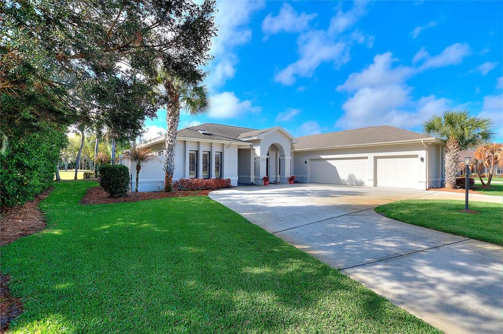 Photo of 503 Hamilton Shores Court NE, Winter Haven, FL 33881 (MLS # L4960022)