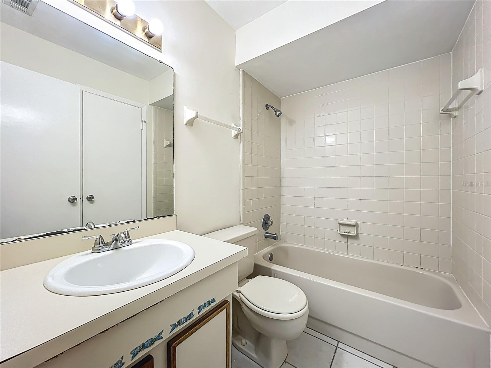 CREEKSIDE VILLAS AT MEADOW WOODS - Residential