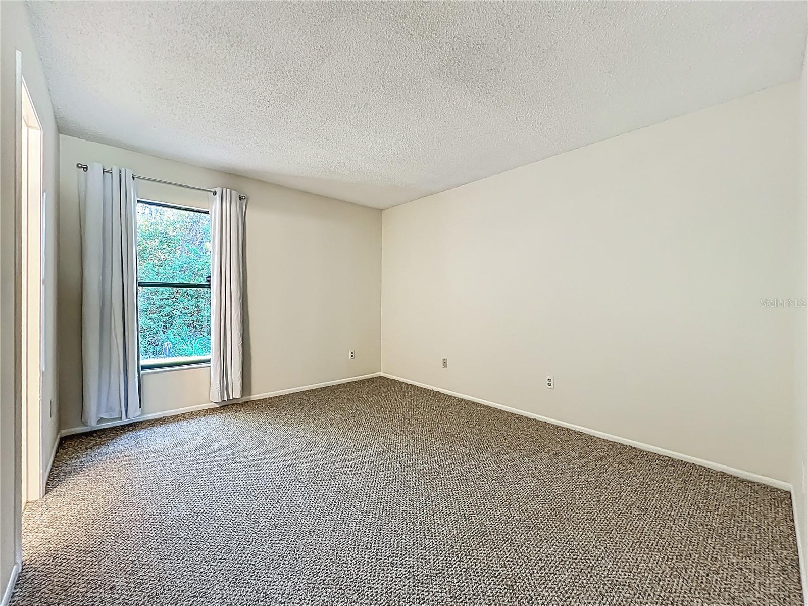 CREEKSIDE VILLAS AT MEADOW WOODS - Residential