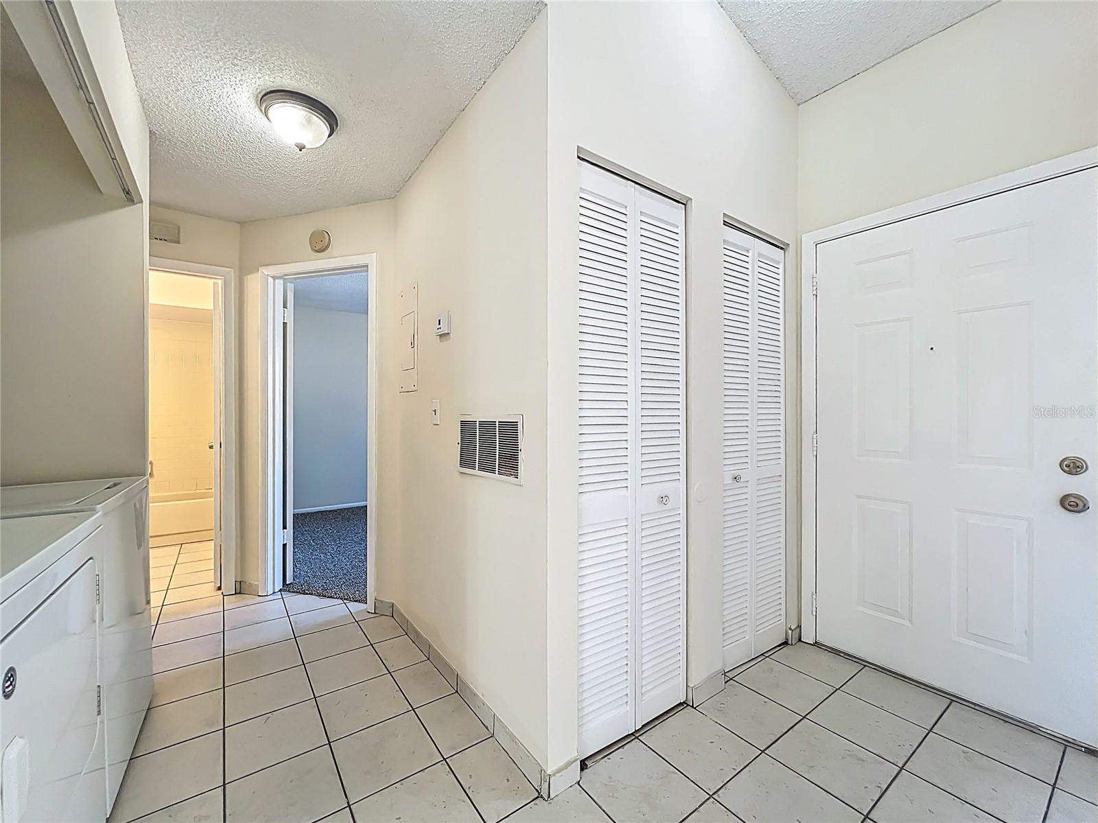 CREEKSIDE VILLAS AT MEADOW WOODS - Residential