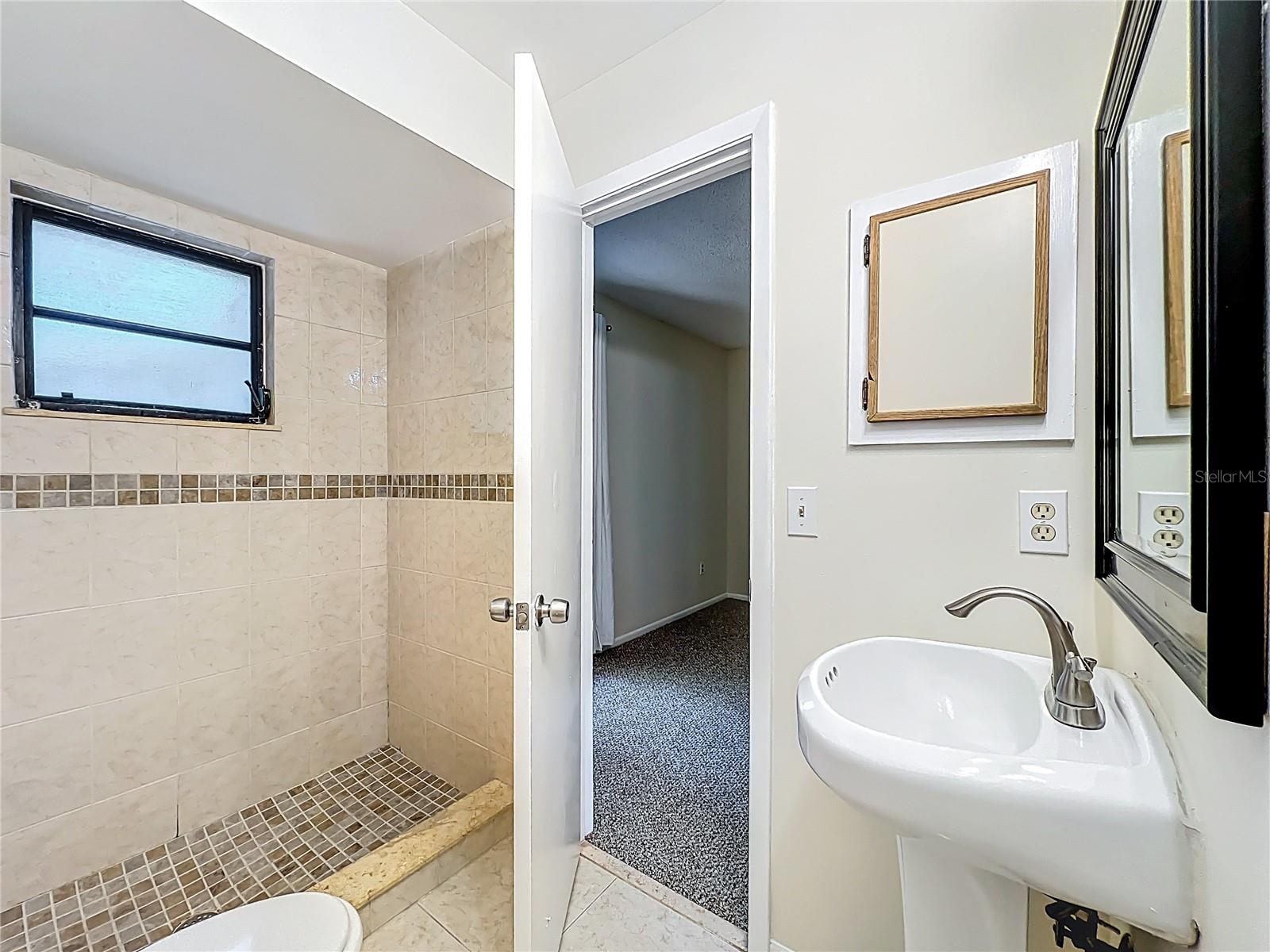 CREEKSIDE VILLAS AT MEADOW WOODS - Residential