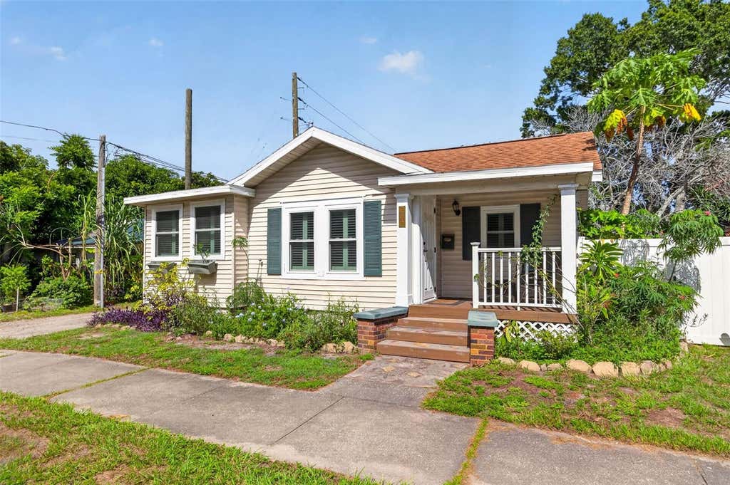 Photo of 247 25th Street N, St Petersburg, FL 33713 (MLS # TB8540305)