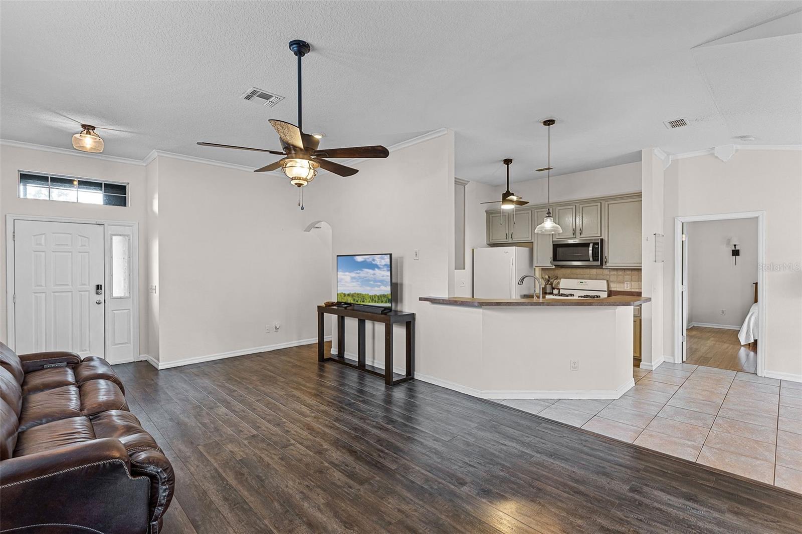 605 JOHN THOMAS AVENUE