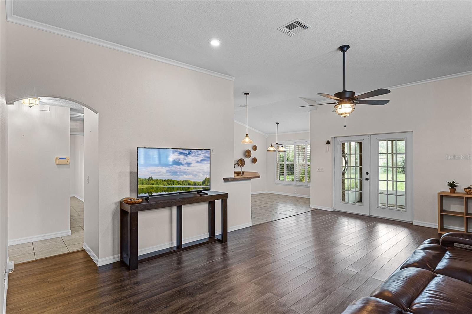 605 JOHN THOMAS AVENUE