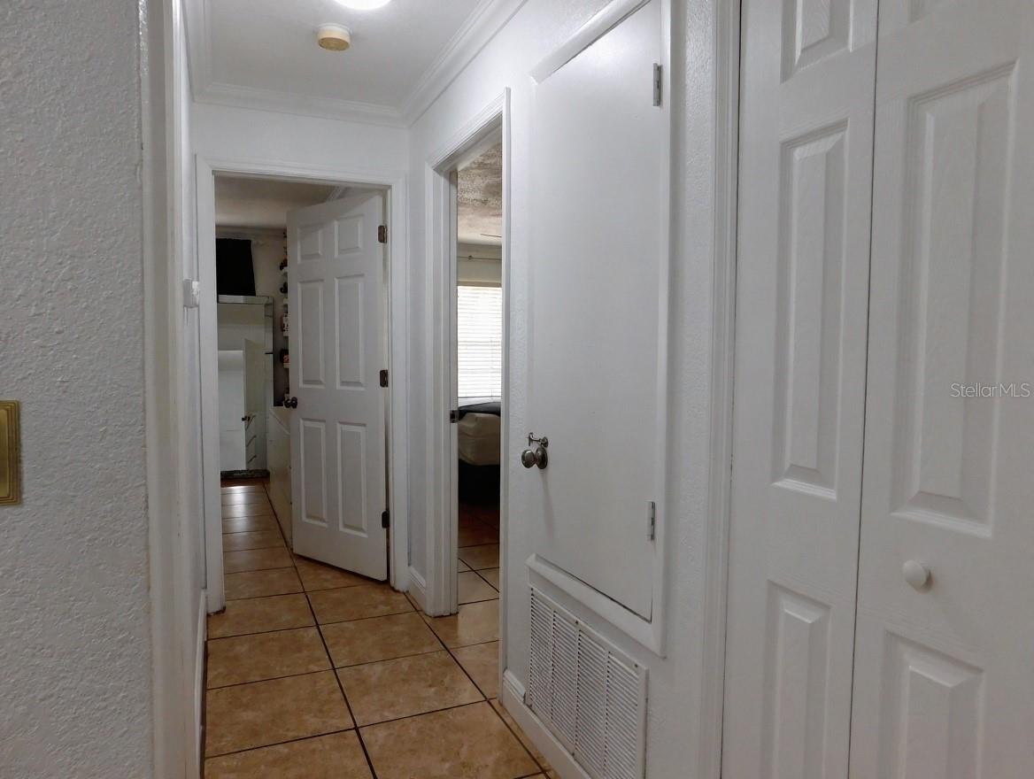 PERHING OAKS - Residential