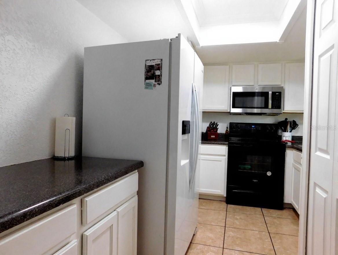 PERHING OAKS - Residential