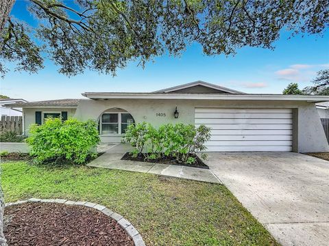 Photo of 1405 Overcash Drive, Dunedin, FL 34698 (MLS # TB8526004)