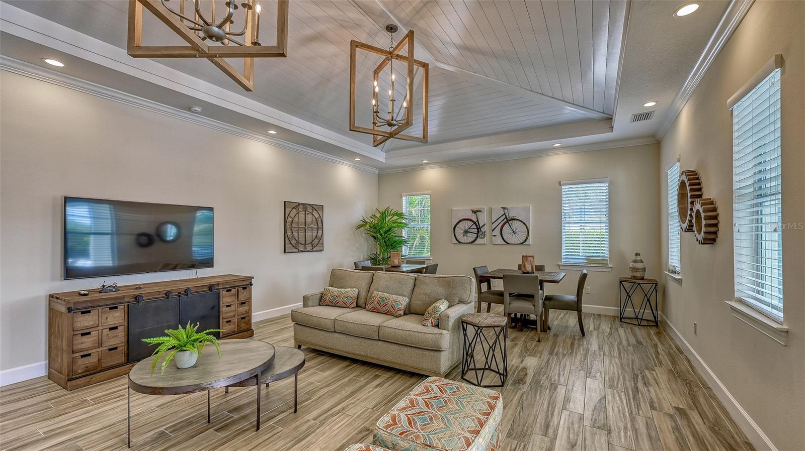 SANDHILL LAKE - Residential