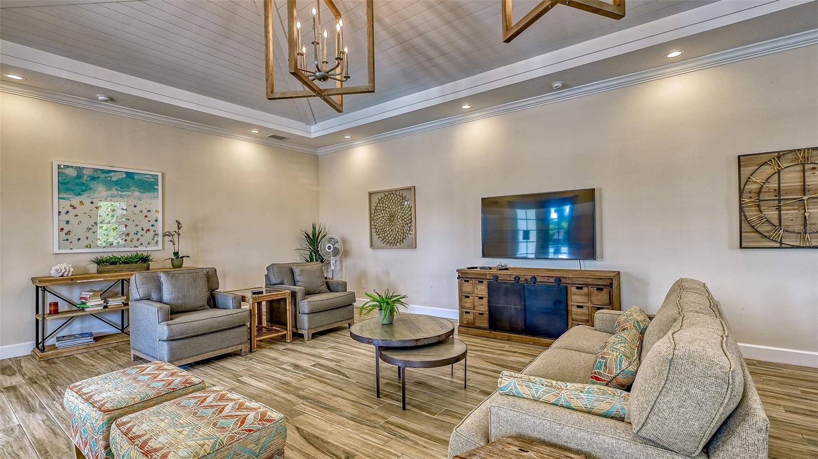 SANDHILL LAKE - Residential