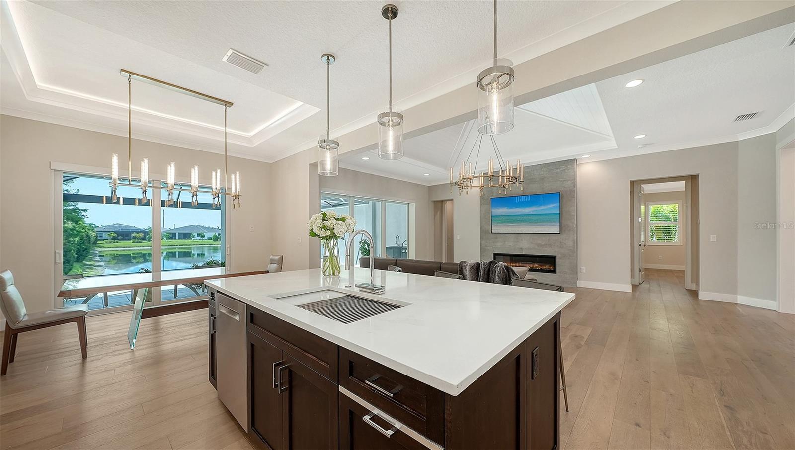 SANDHILL LAKE - Residential