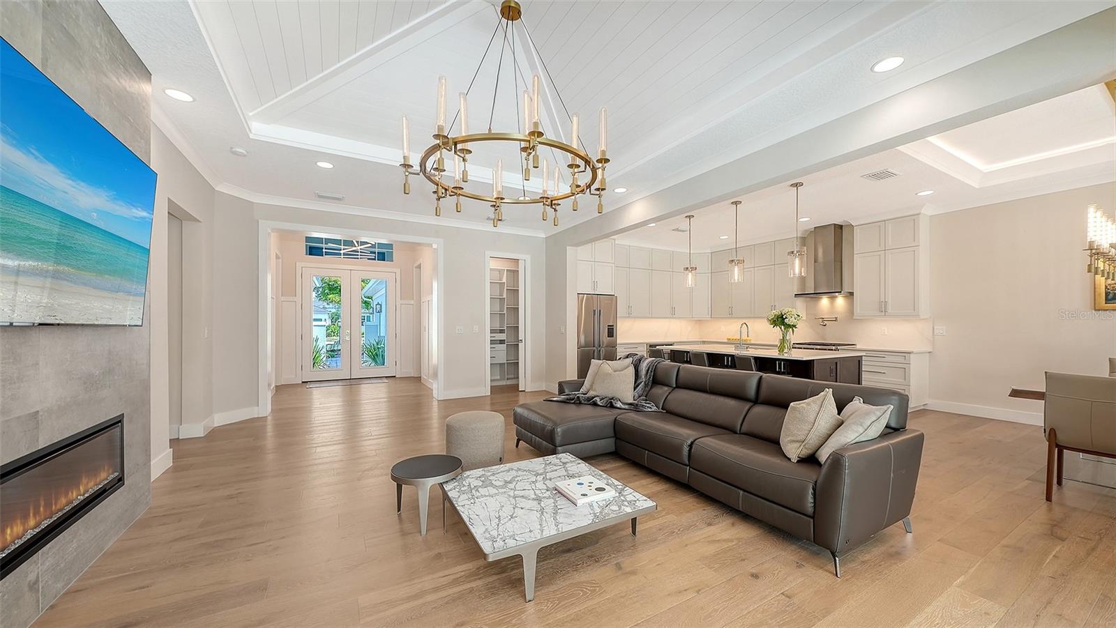 SANDHILL LAKE - Residential