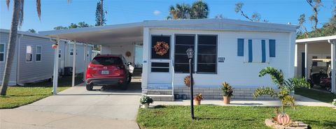 A home in ELLENTON