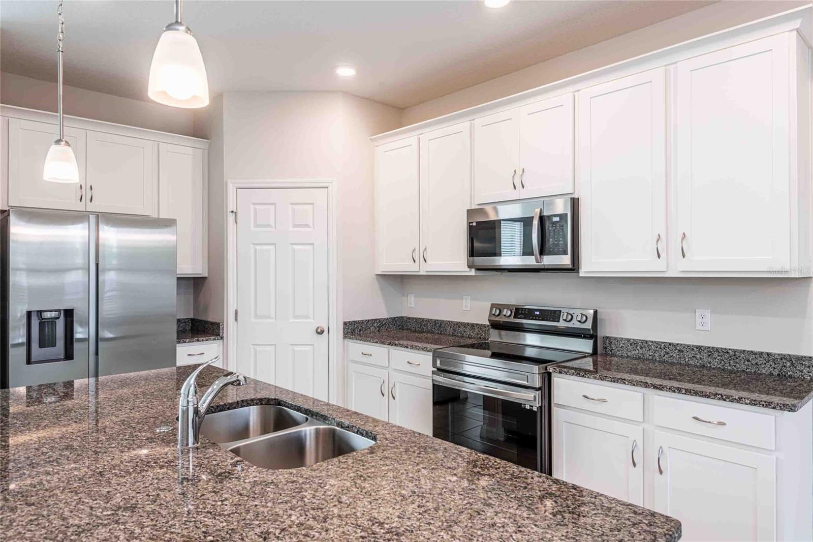 AVALON PARK WEST PRCL E PH I - Residential