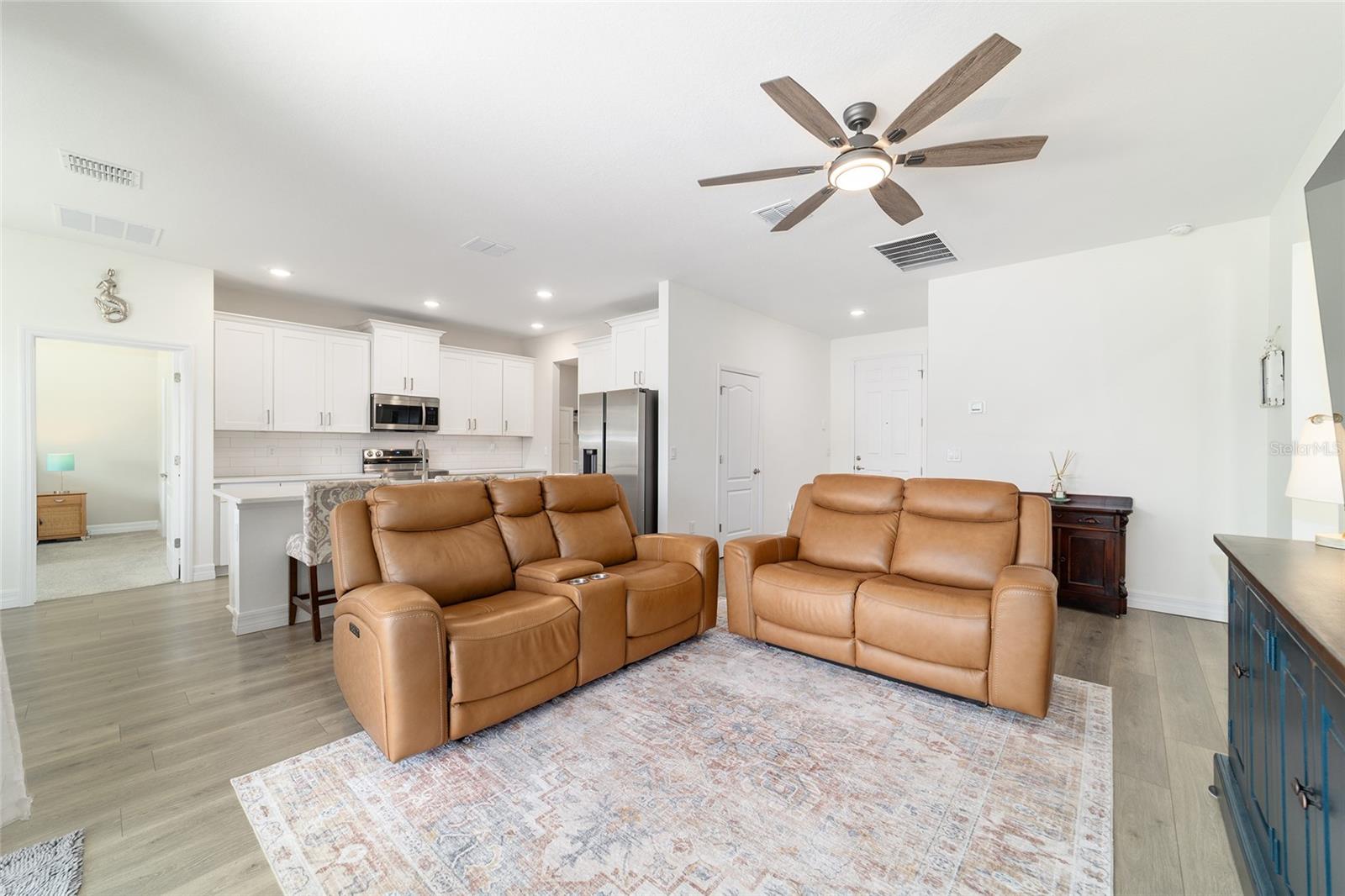 MARION OAKS - Residential