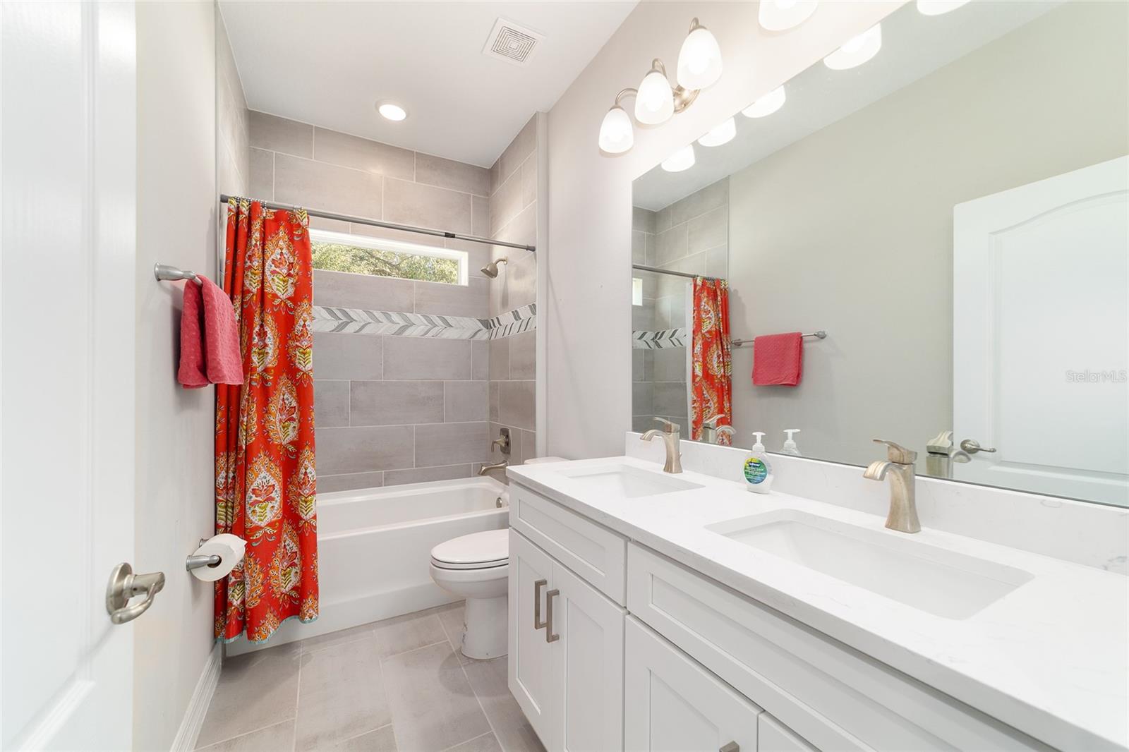 MARION OAKS - Residential