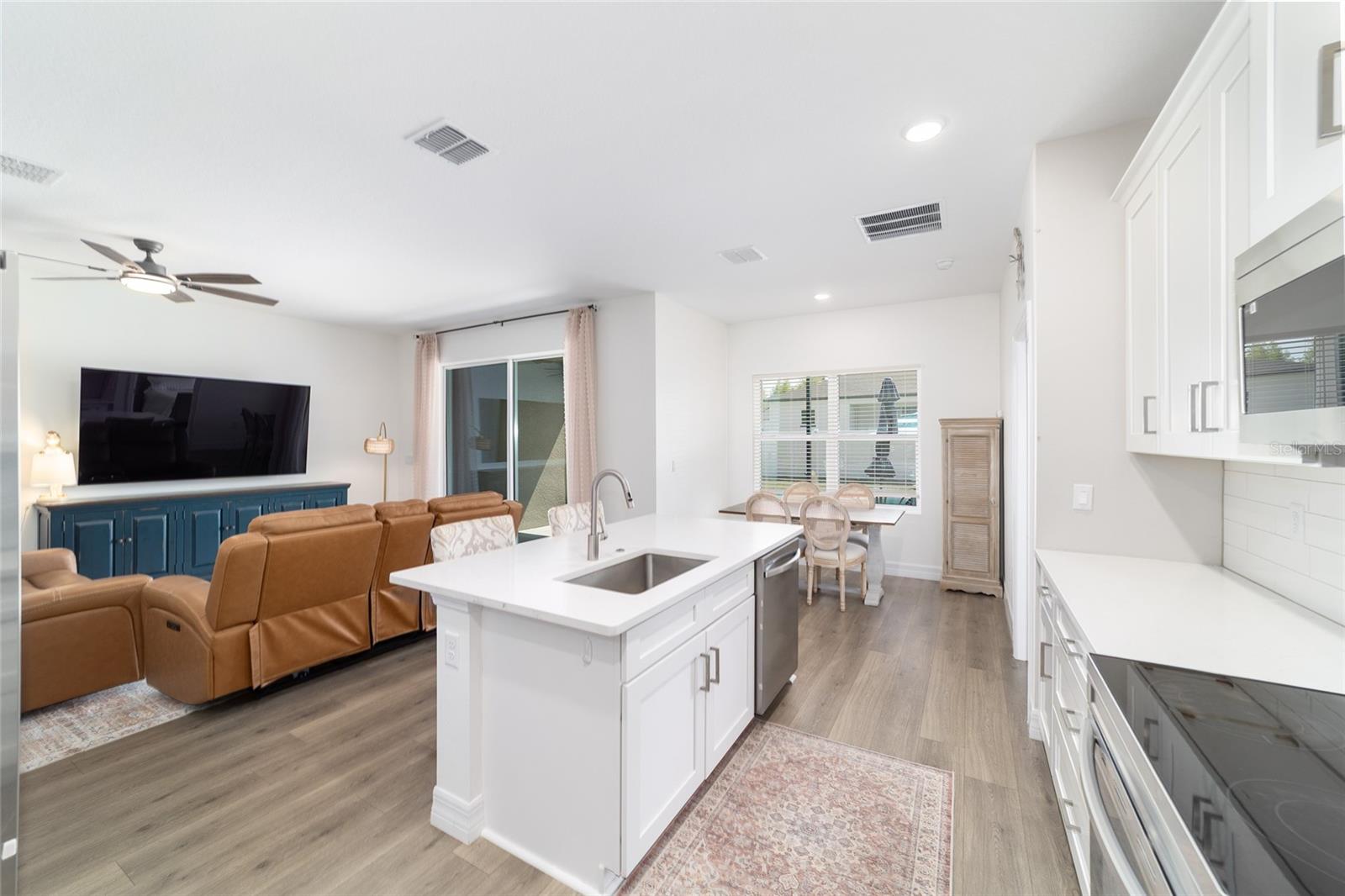 MARION OAKS - Residential