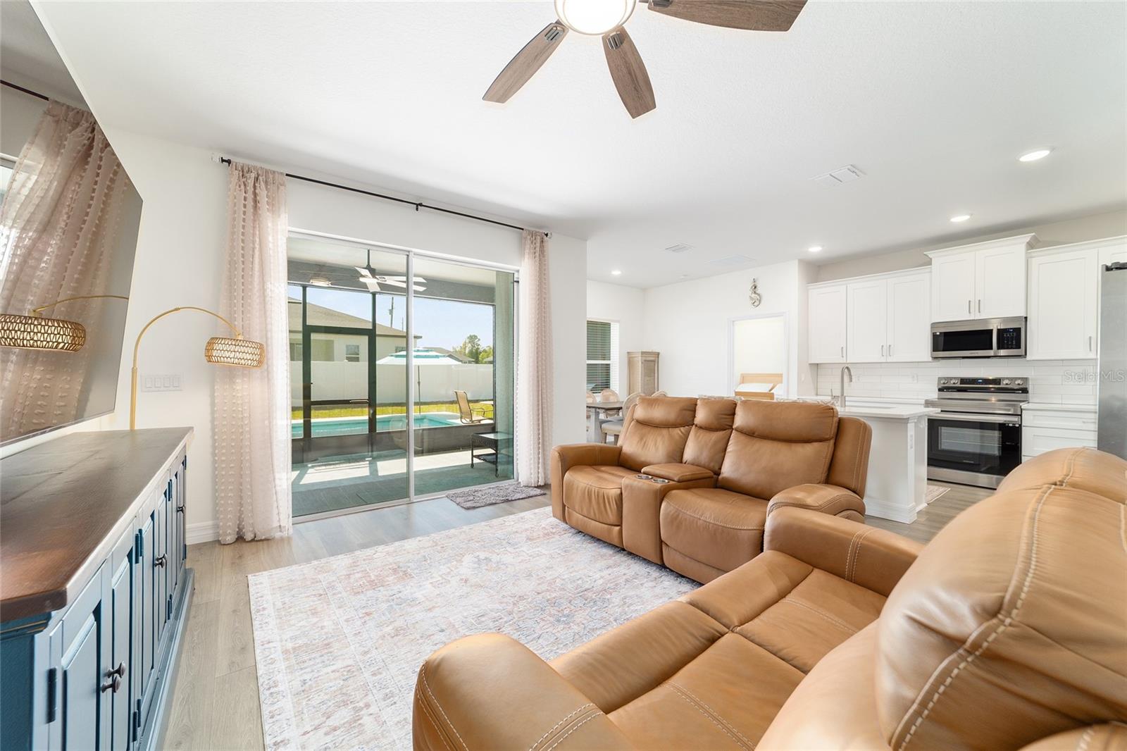 MARION OAKS - Residential