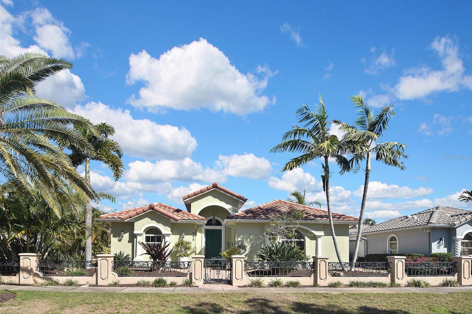 THE COURTYARDS OF VENICE - Residential