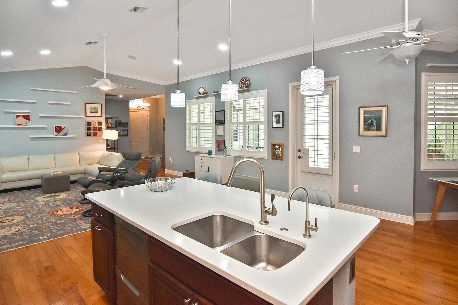 THE COURTYARDS OF VENICE - Residential