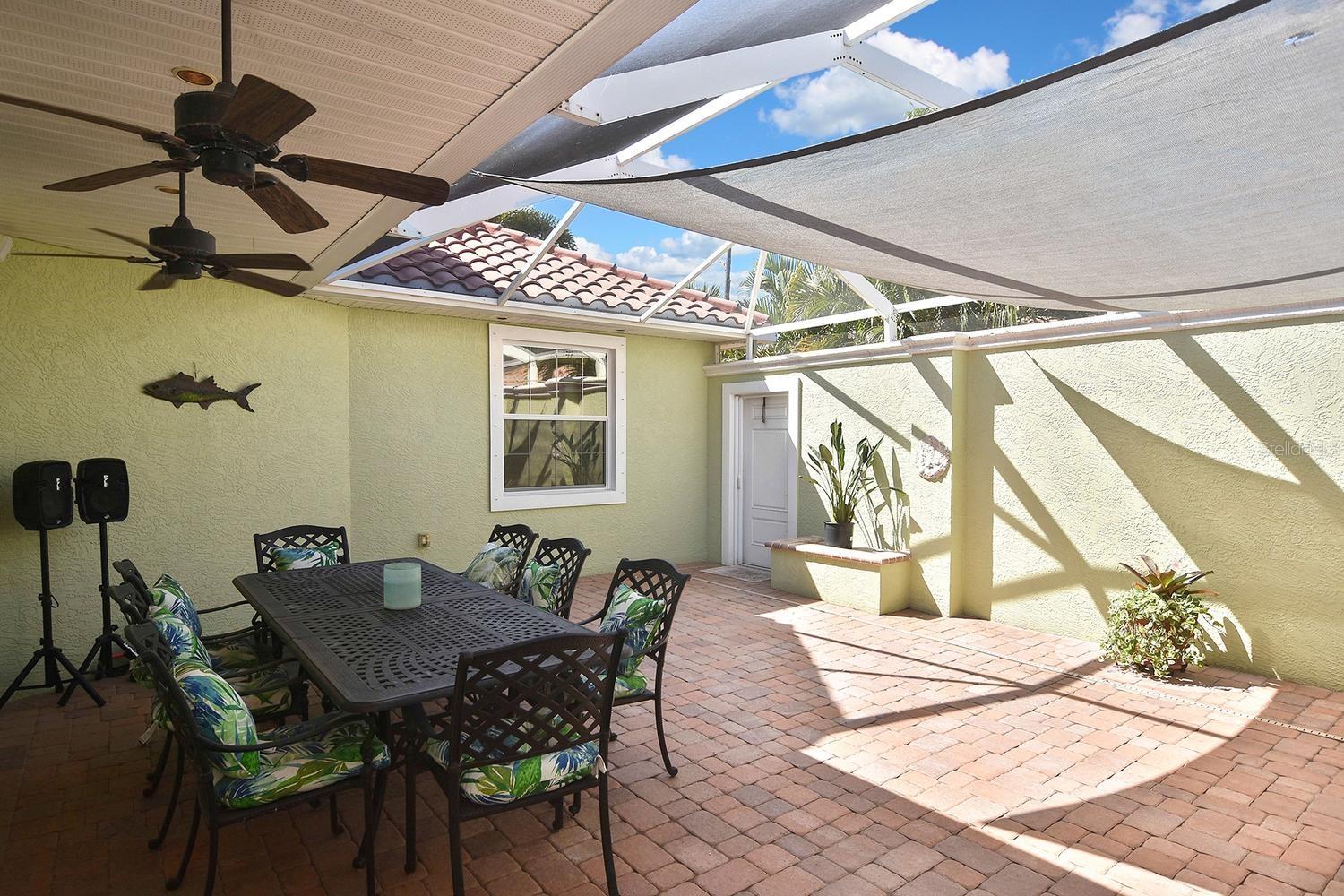 THE COURTYARDS OF VENICE - Residential