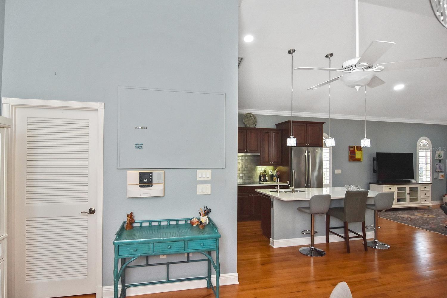 THE COURTYARDS OF VENICE - Residential