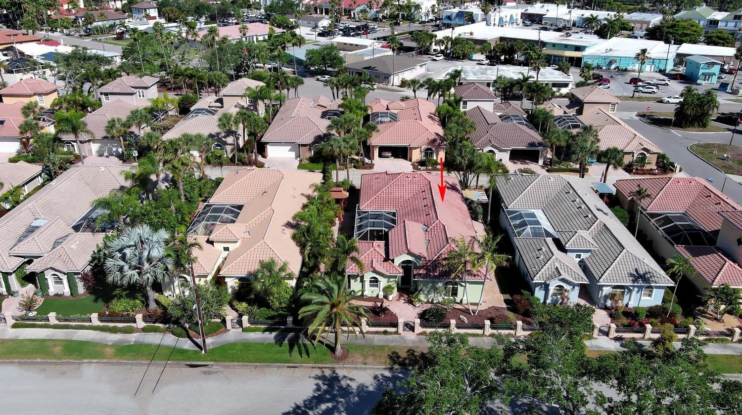 THE COURTYARDS OF VENICE - Residential