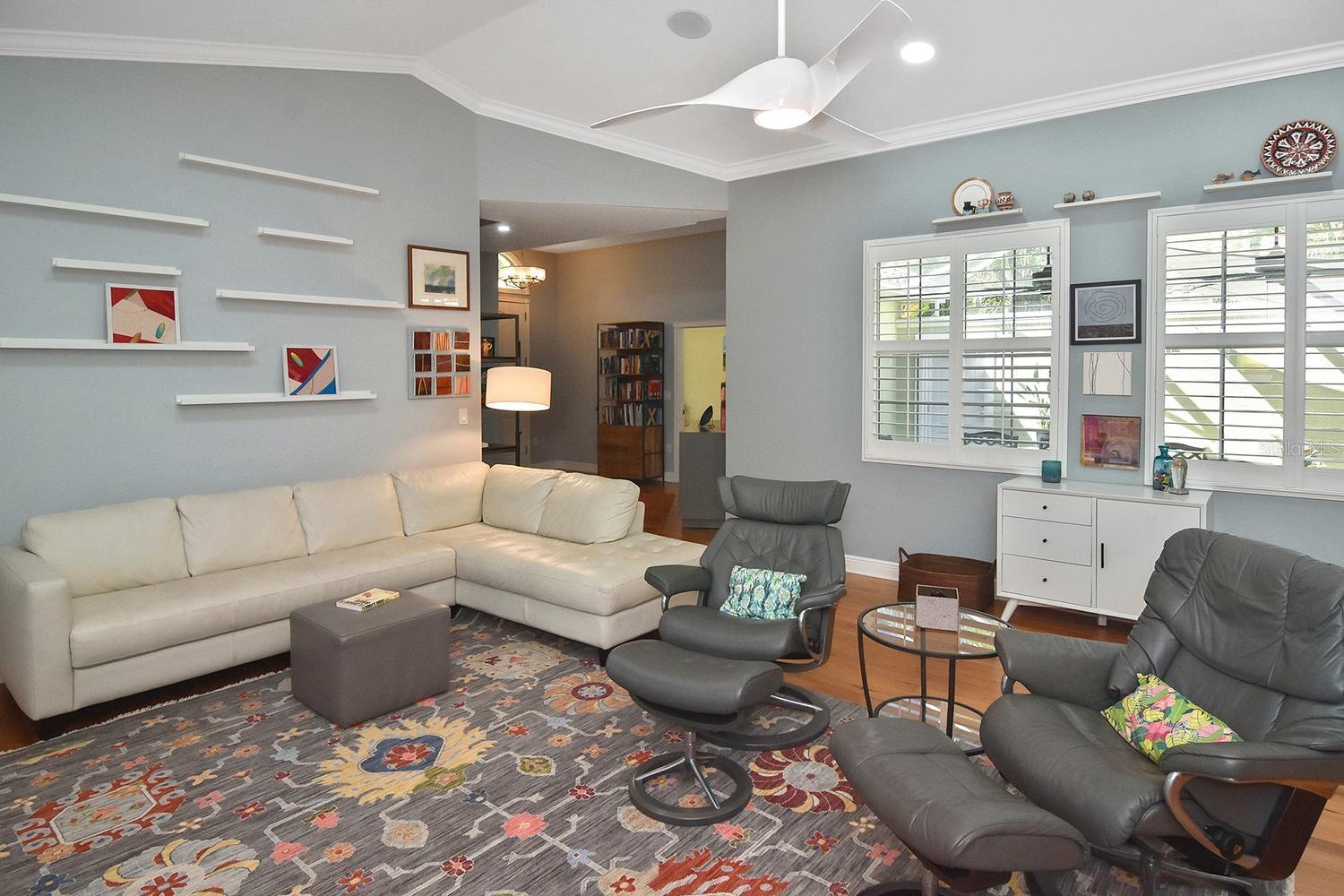 THE COURTYARDS OF VENICE - Residential